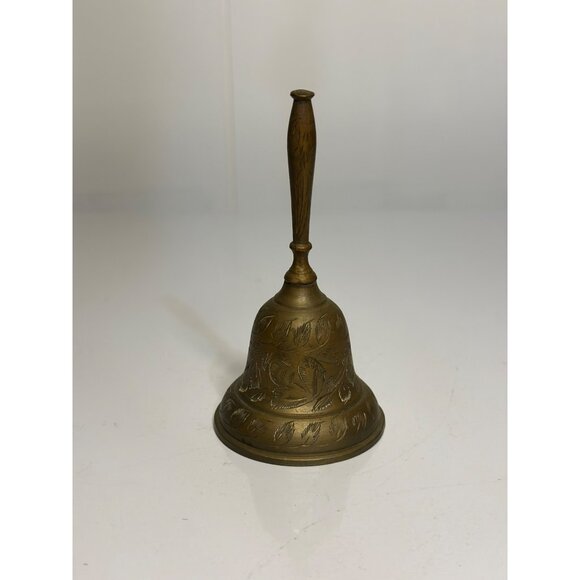 VTG Etched Brass Bell 4.25" - Floral Wreath Design Home Decor Collectible Retro - Picture 2 of 5
